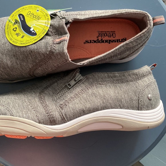 NWT Women’s Grey Comfort Grasshoppers Ortholite Sneakers - Picture 2 of 7